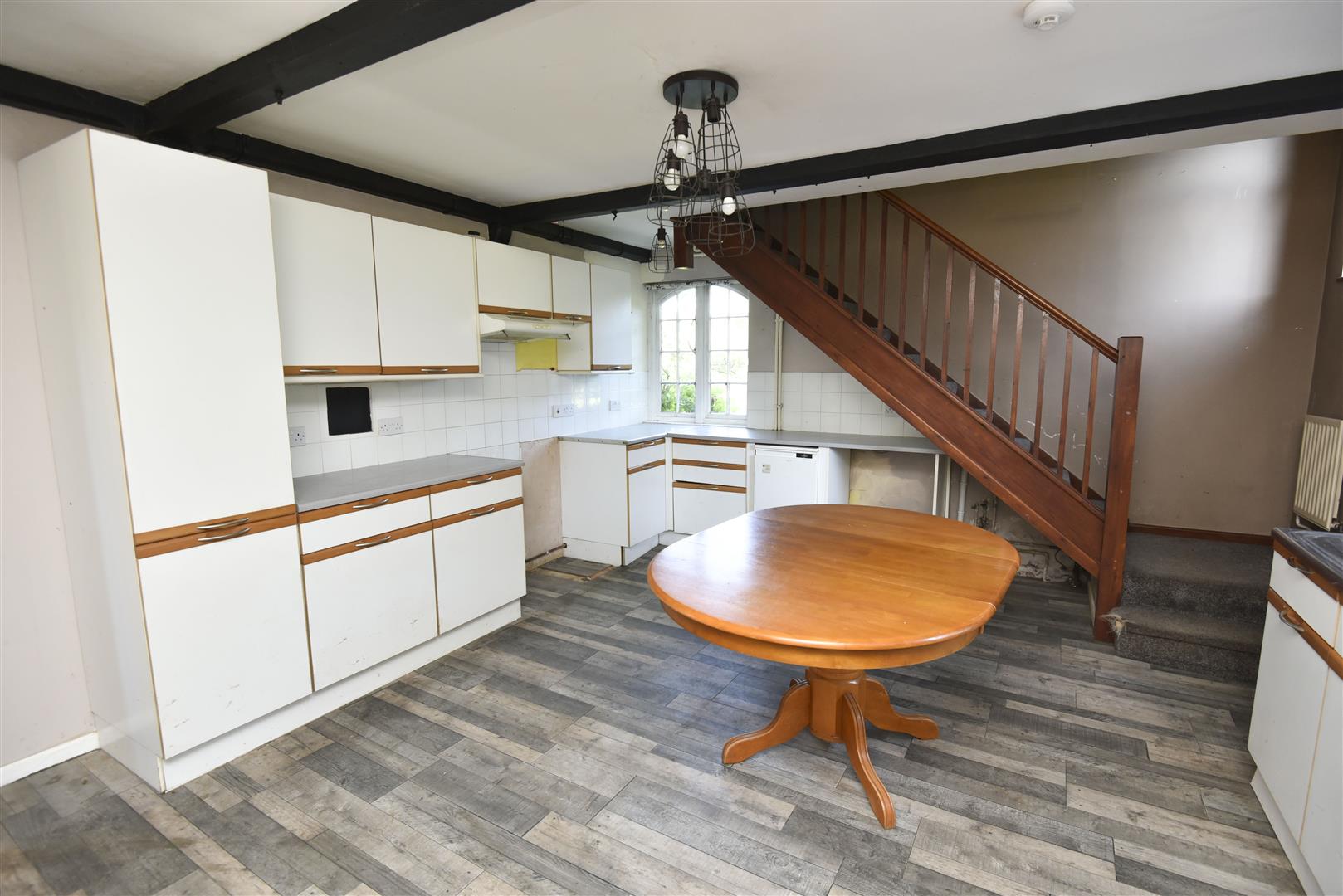 A KITCHEN 1.JPG